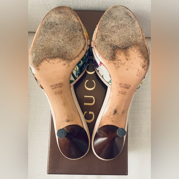 GUCCI FLORAL CANVAS BAMBOO DETAIL HEELED SANDALS IVORY - Picture 6 of 10